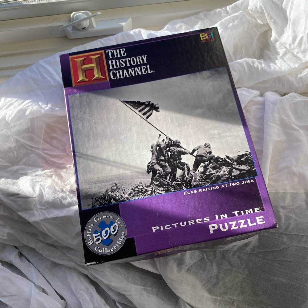 History Channel Pictures in Time Flag Raising at Iwo Jima 500Pc Puzzle